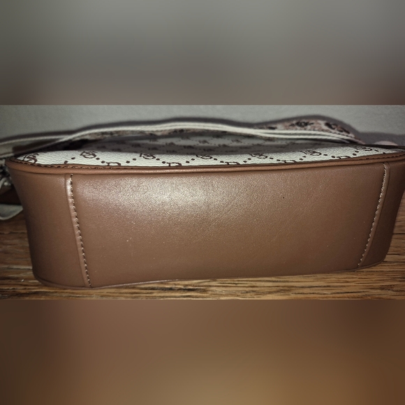 Bostanten Hobo Crossbody Bag - Picture 6 of 7